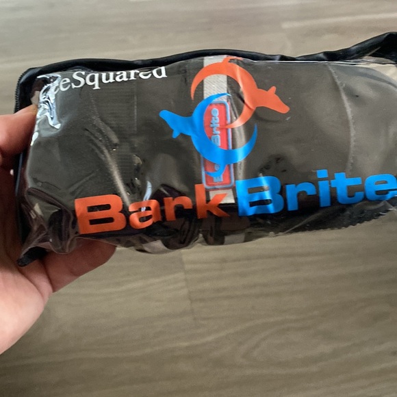 dog shoes -for rain mainly- sizes small and medium - Picture 2 of 4